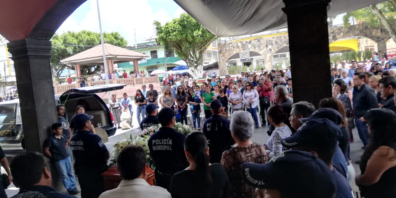 Huauchinango y Juan Galindo despiden a políticas asesinadas