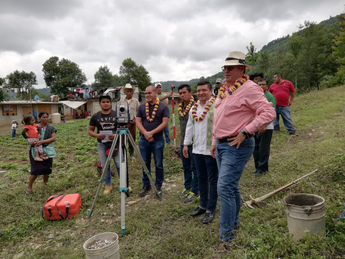 Construyen casas para últimos damnificados por Earl en Xaltepec