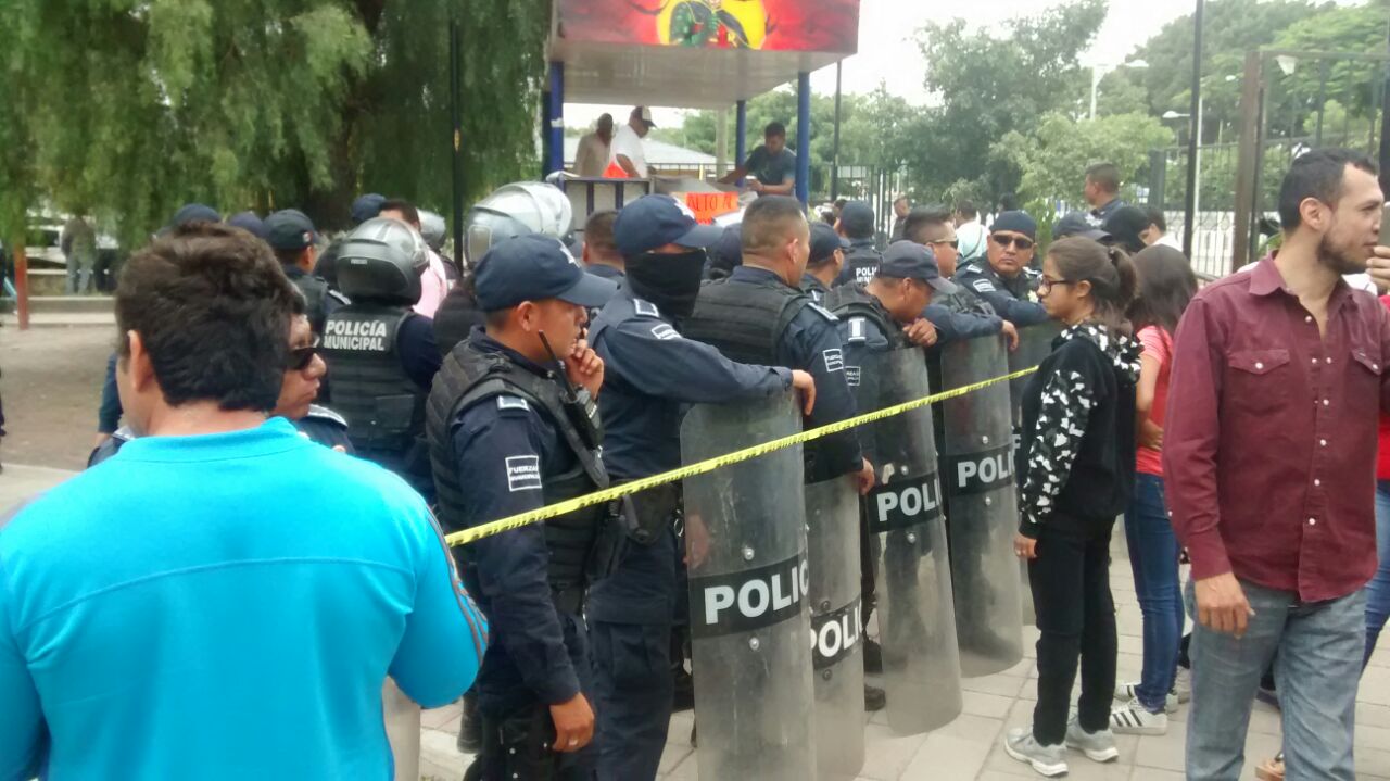 Desalojan juegos mecánicos por nuevo jardín en Tehuacán