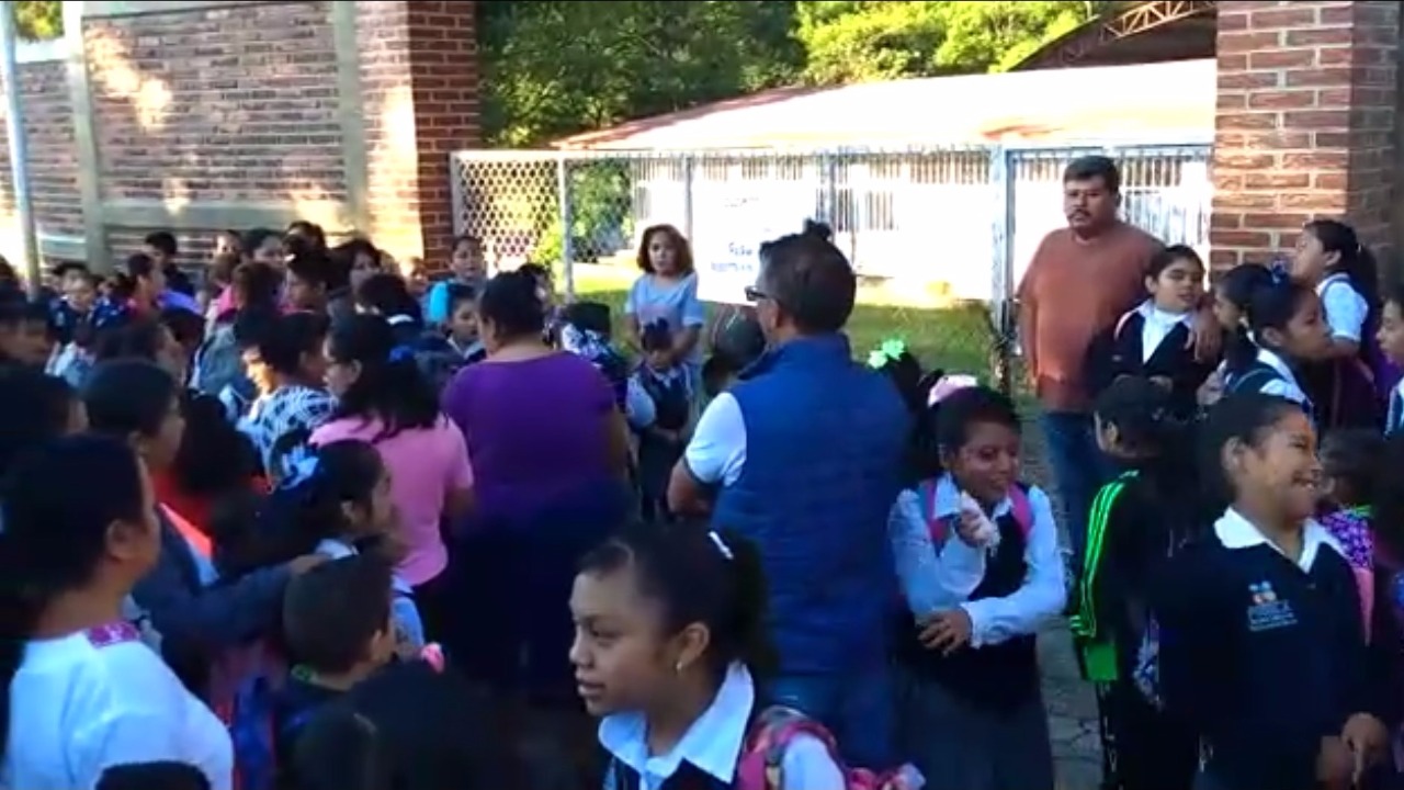 SEP federal cancela contratos y deja sin maestros a escuelas de Puebla