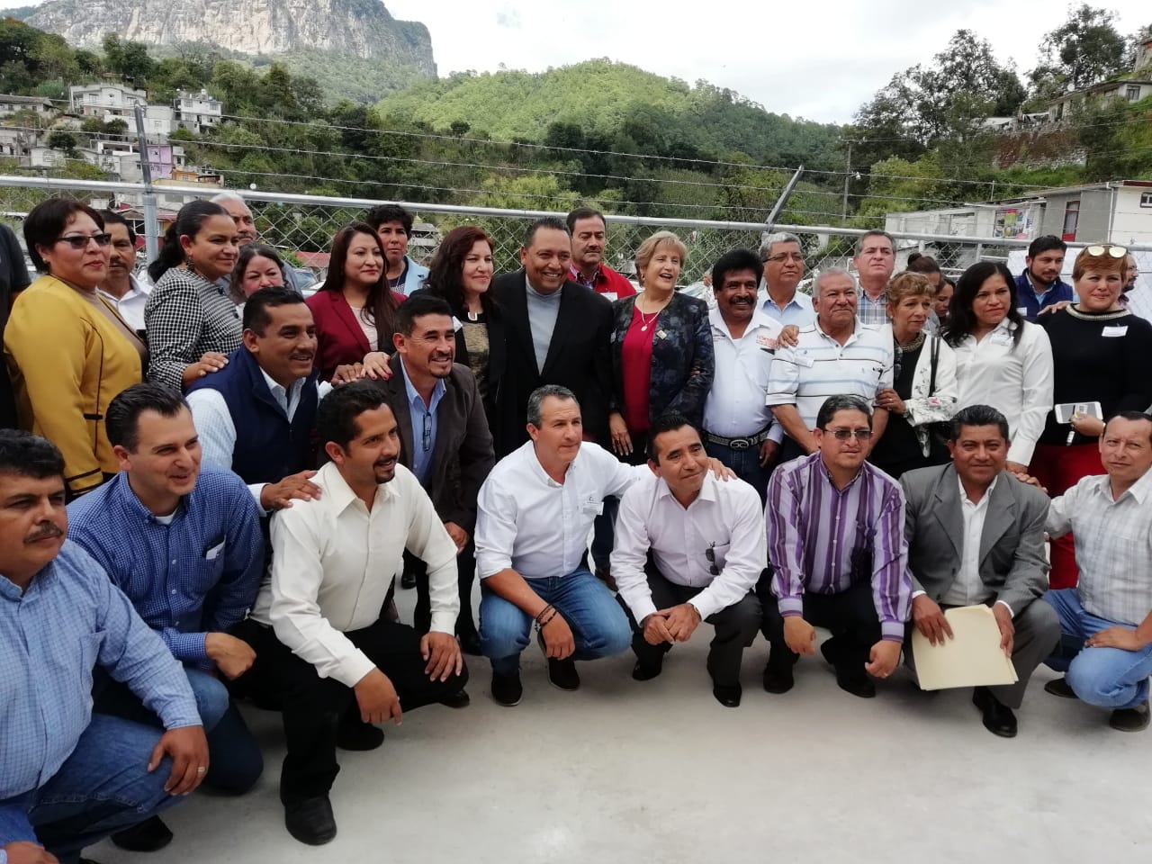 Inaugura edil la Unidad Administrativa Educativa de Tlatlauquitepec