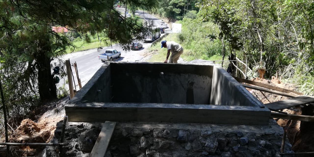 Demolerían tanque construido sin permiso en Huauchinango