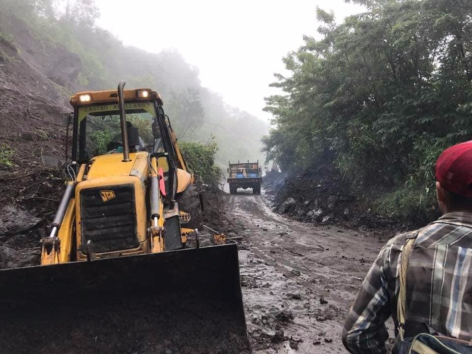 Por lluvias cierran carreteras en Sierra Norte de Puebla