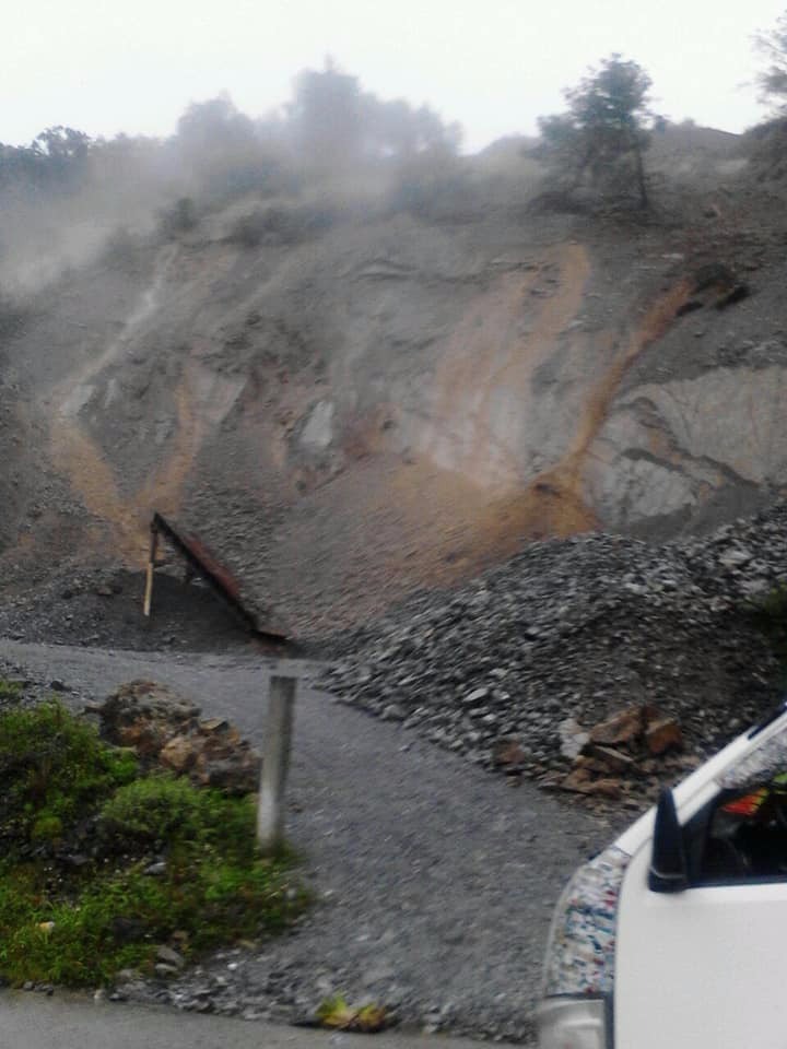 Por lluvias cierran carreteras en Sierra Norte de Puebla