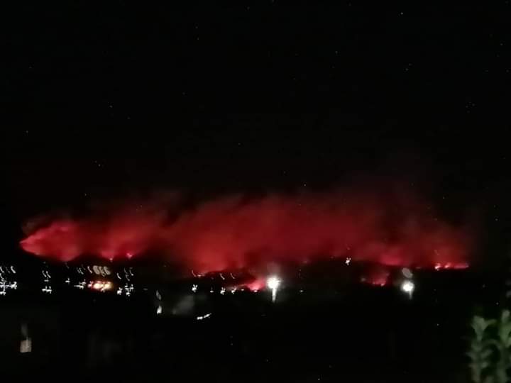 Buscan sofocar incendio del cerro de Mendocinas