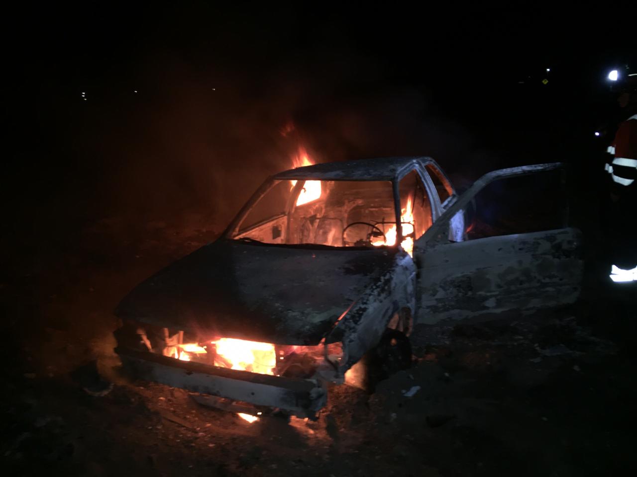 Automóvil calcinado en Tecamachalco fue robado en Quecholac