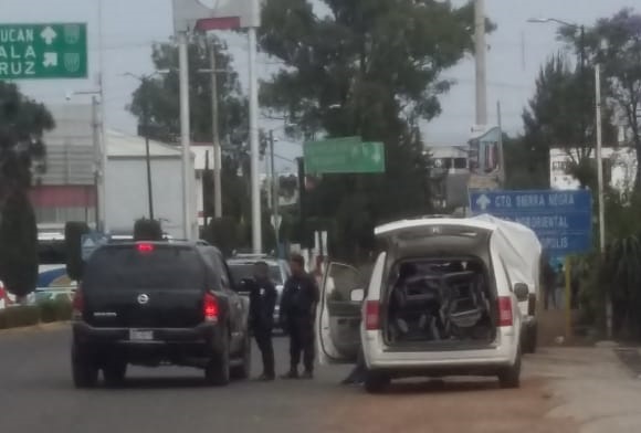 Policías de tránsito extorsionan a vacacionistas en Texmelucan 