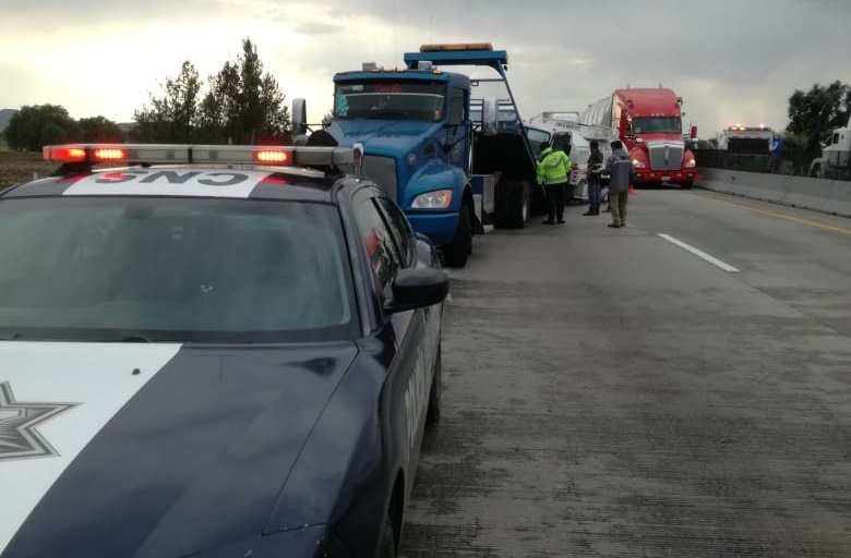 Accidente en la autopista ocasiona tráfico en Tepeaca
