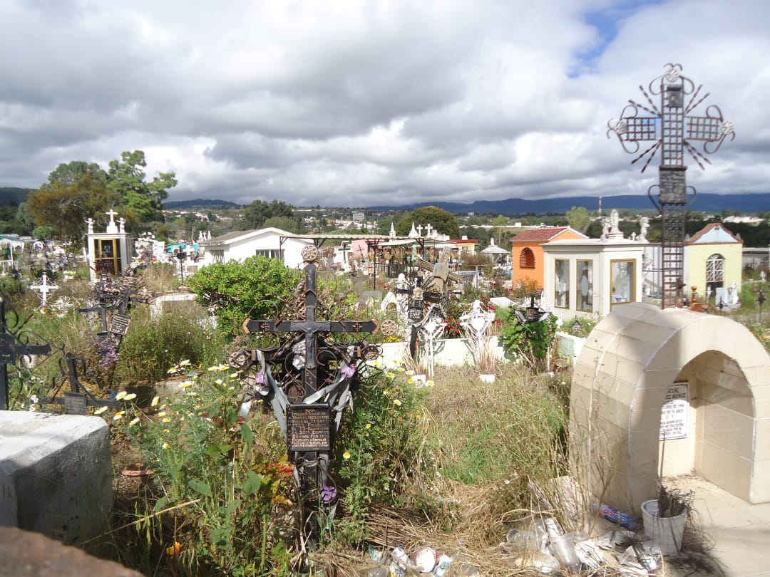 Piden nuevo panteón en Atoyatenco, no caben más muertos