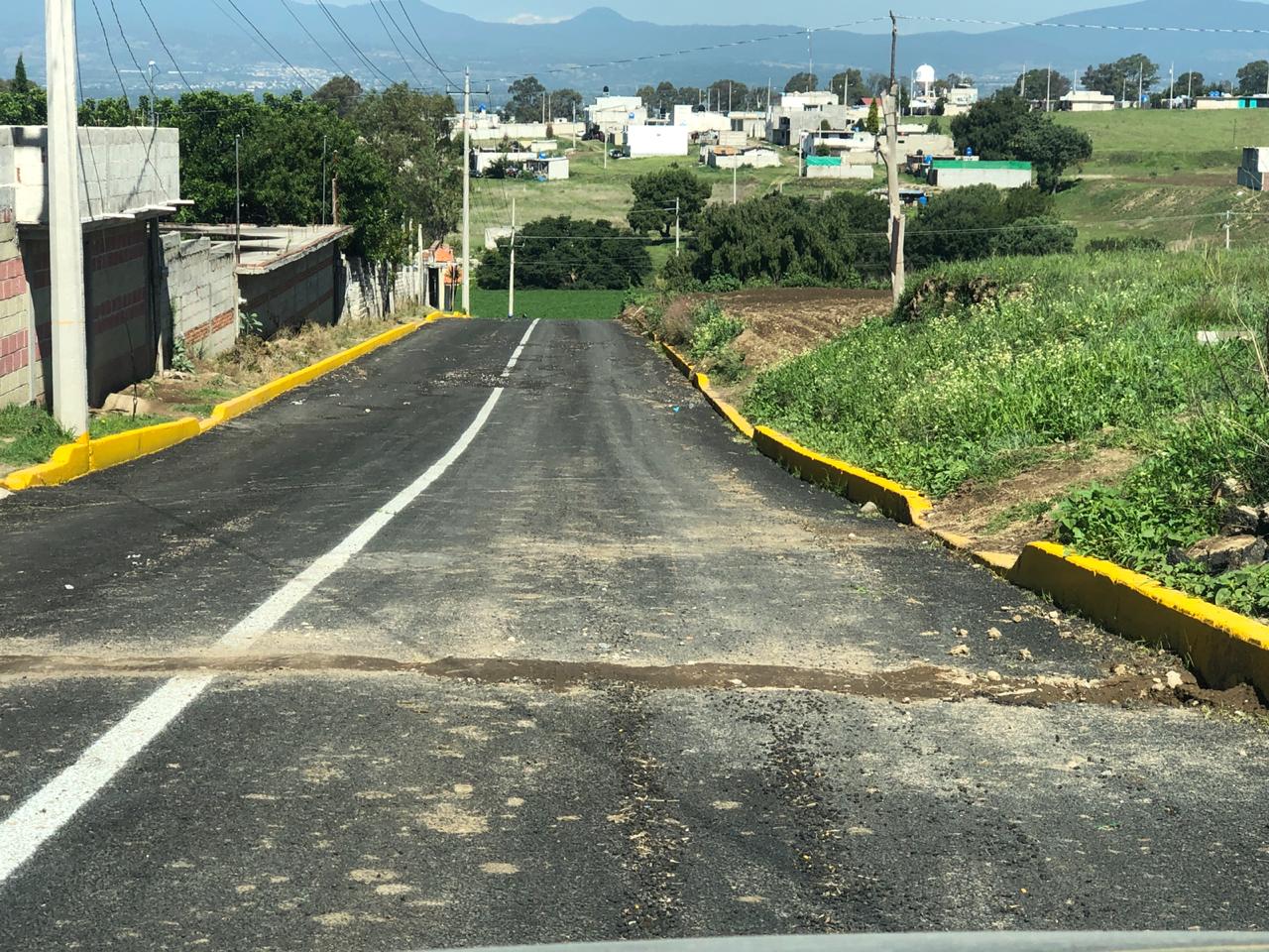 Dañan camino recién inaugurado al Tecnológico de Texmelucan