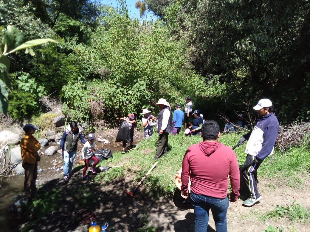 Ciudadanos se organizan para limpiar río de Teotlalcingo