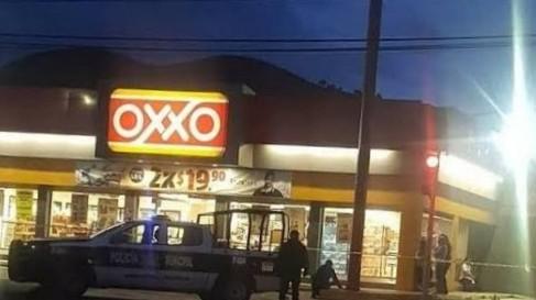 Otra noche de robos en Texmelucan, ahora fueron tiendas Oxxo