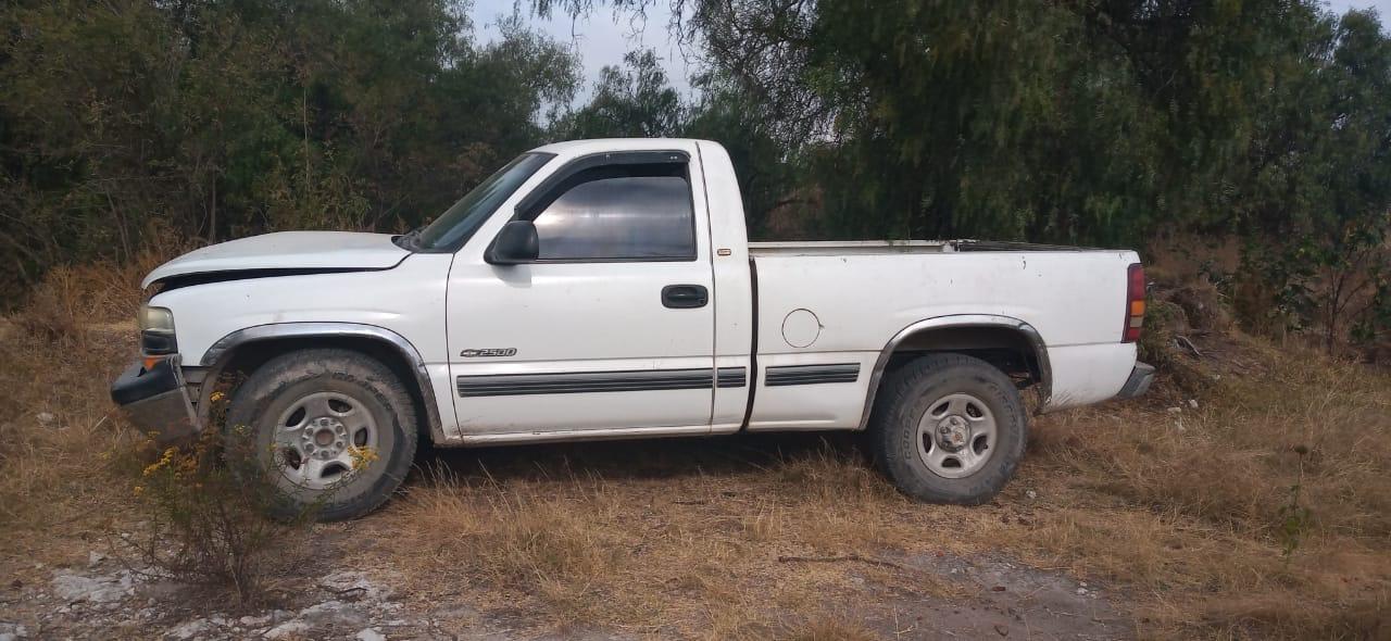 Camioneta con reporte de robo en Tecali aparece en Tepeaca