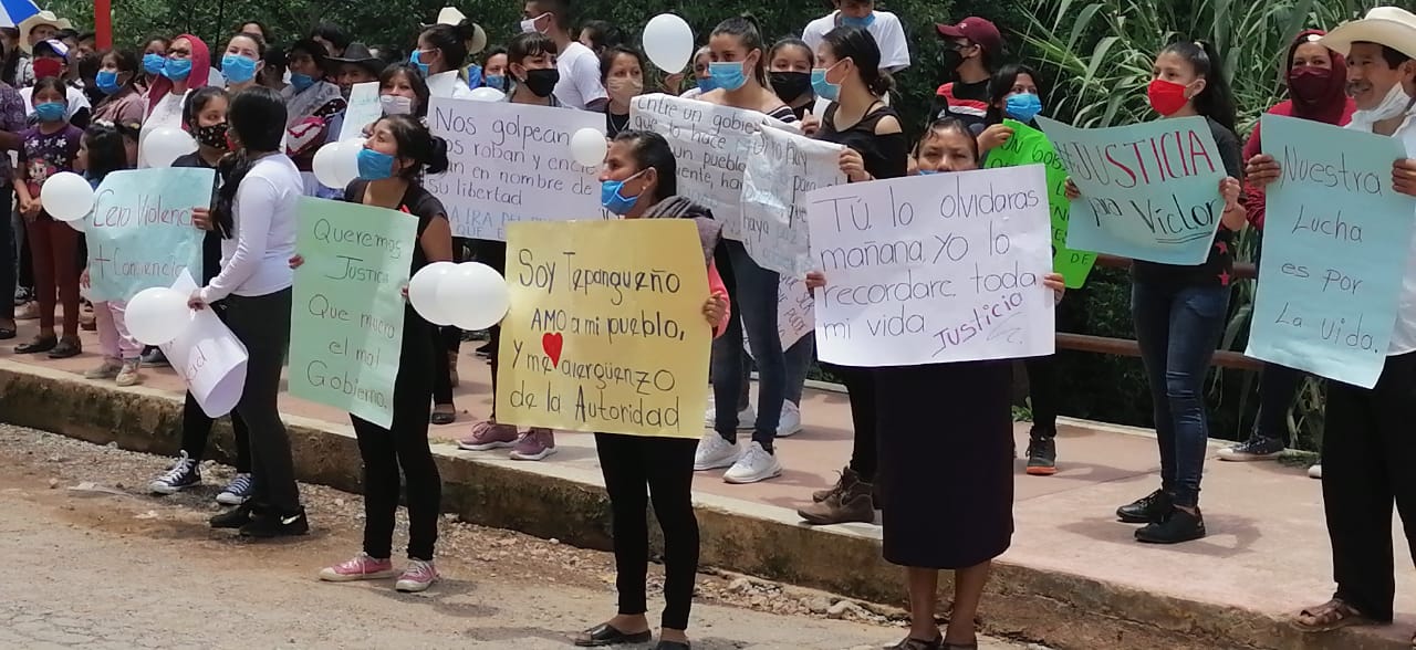 Protestan pobladores por abuso de autoridad en Tepango de Rodríguez