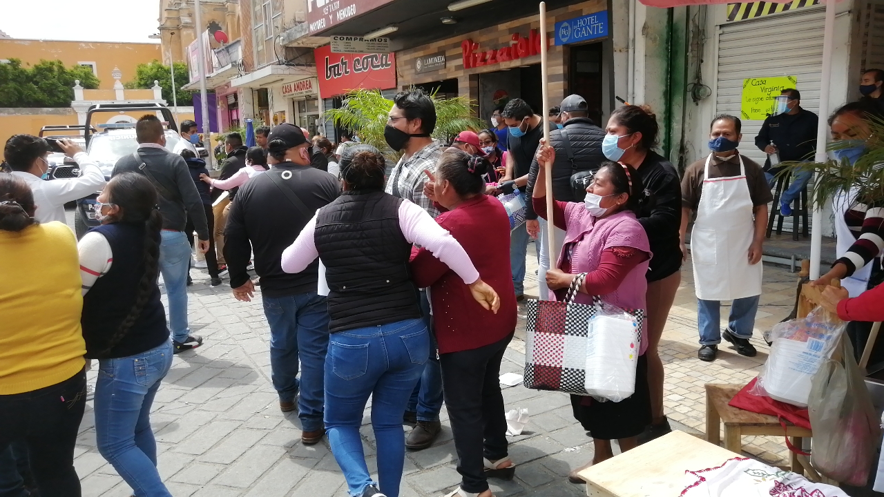 Otra vez desalojan a ambulantes que vendían alimentos Tehuacán