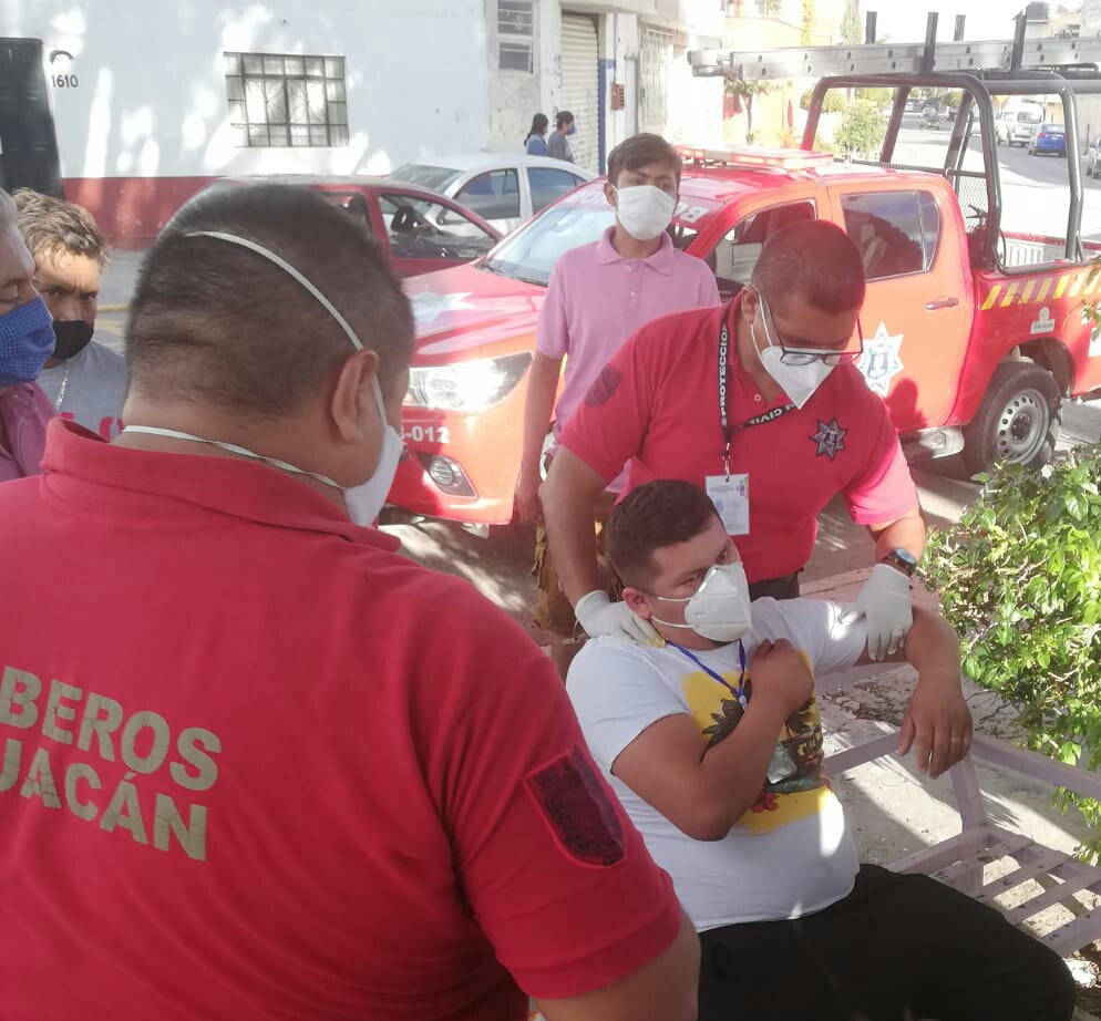 Choque entre combis deja tres heridos en Tehuacán