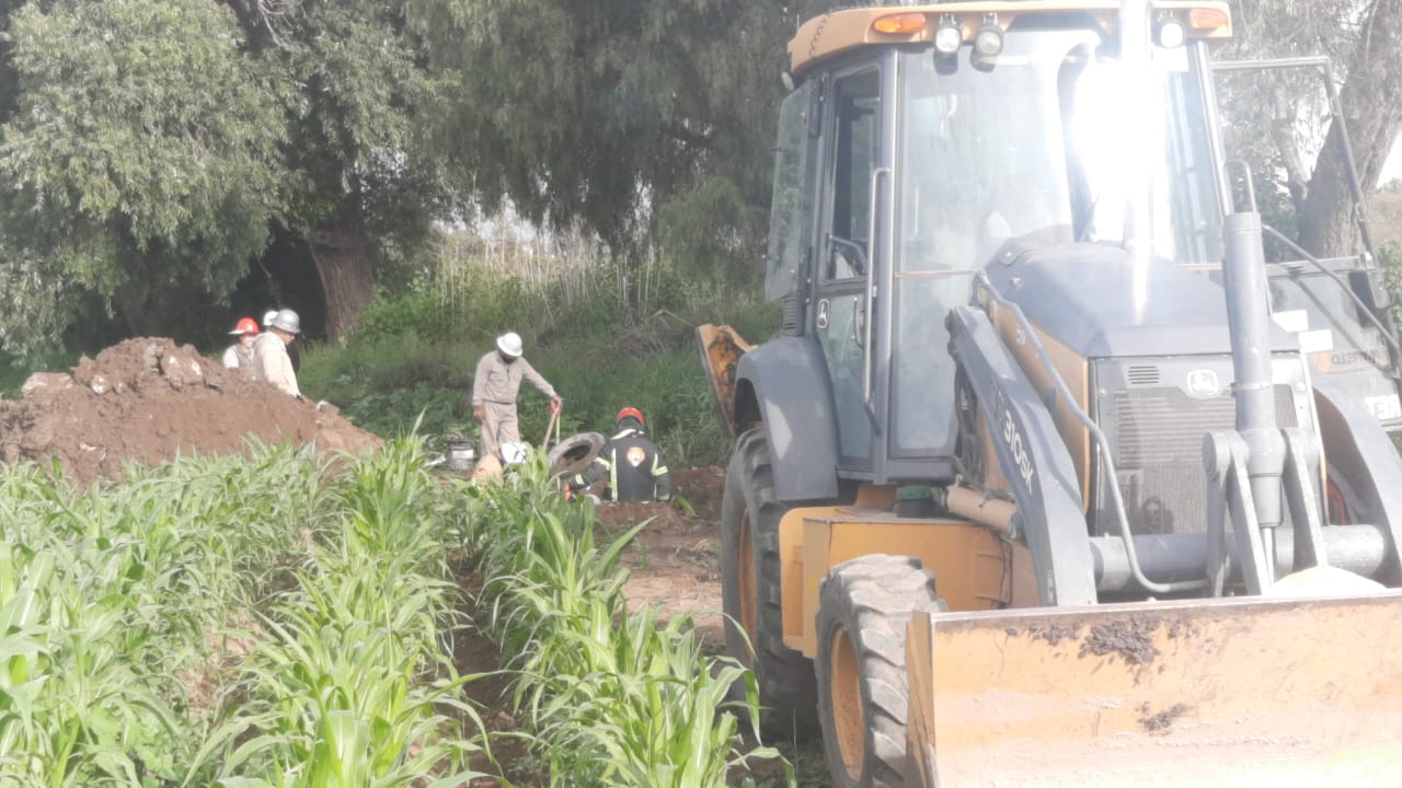 Pemex y bomberos sellan otra toma clandestina en Texmelucan