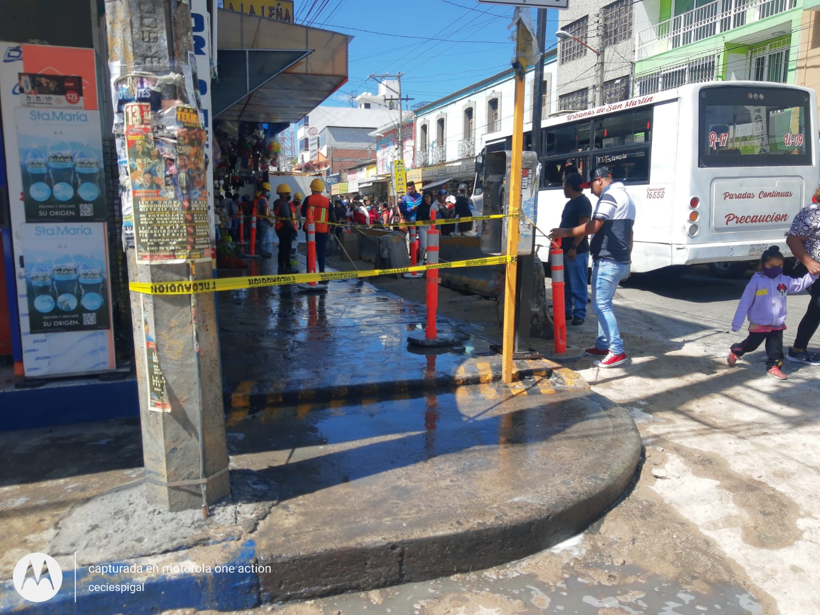 Derrame de diésel provoca cierre de calle en Texmelucan