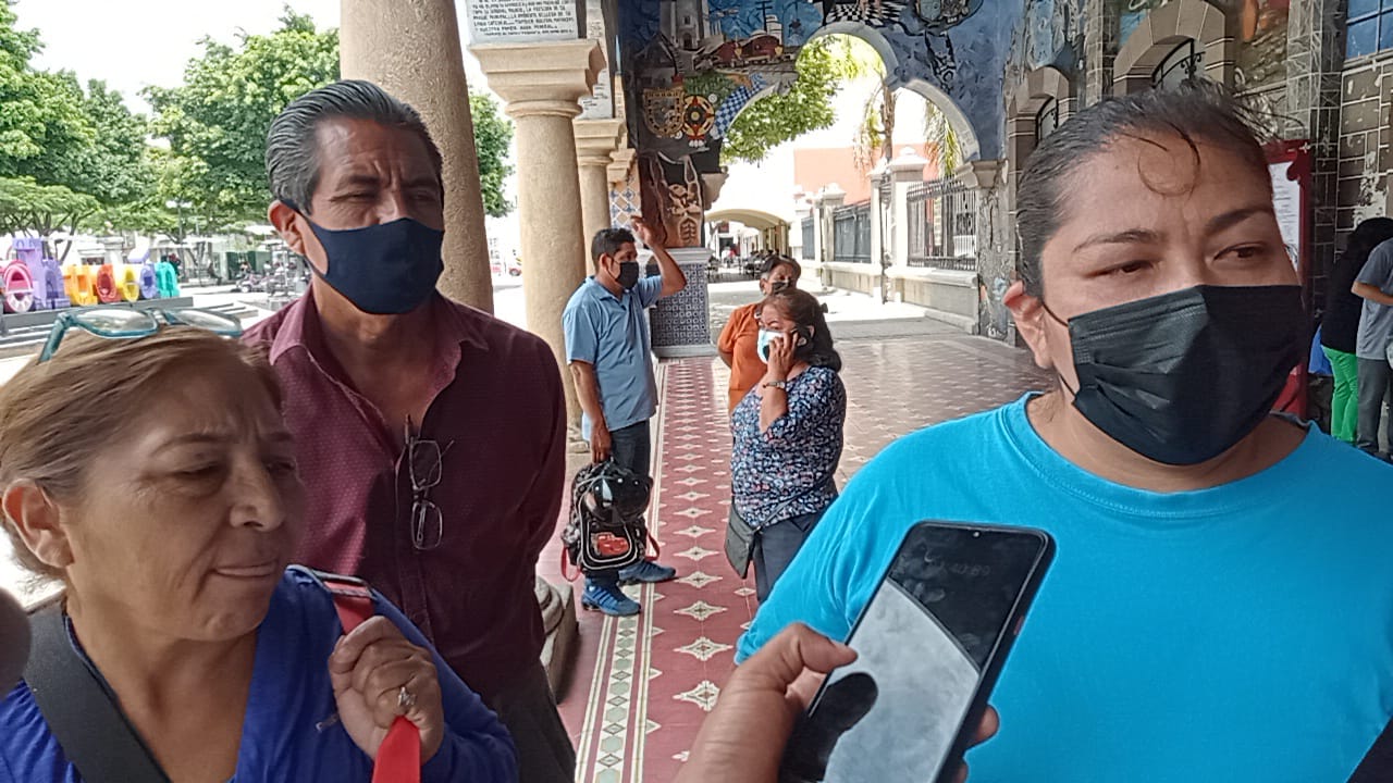 Comerciantes de Tehuacán pelean por espacios en Fiestas Patrias