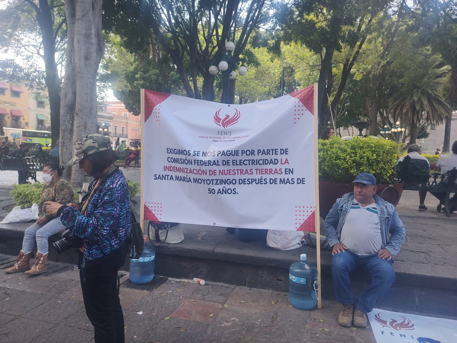 Campesinos de Texmelucan exigen a CFE realizar el pago de indemnización