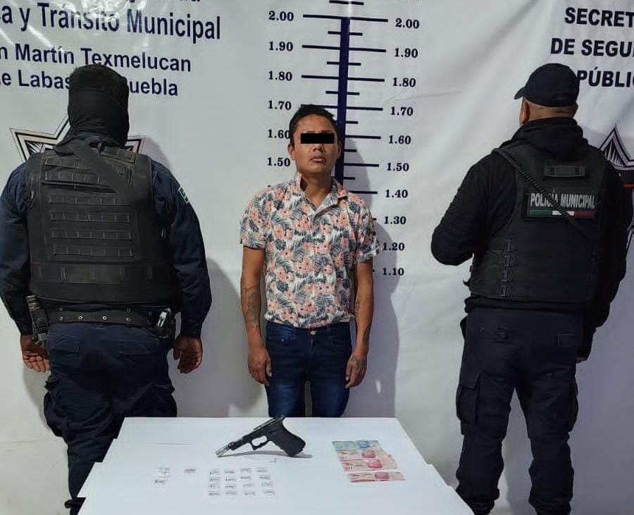 Aseguran a Jael con arma y varias dosis de droga en Texmelucan