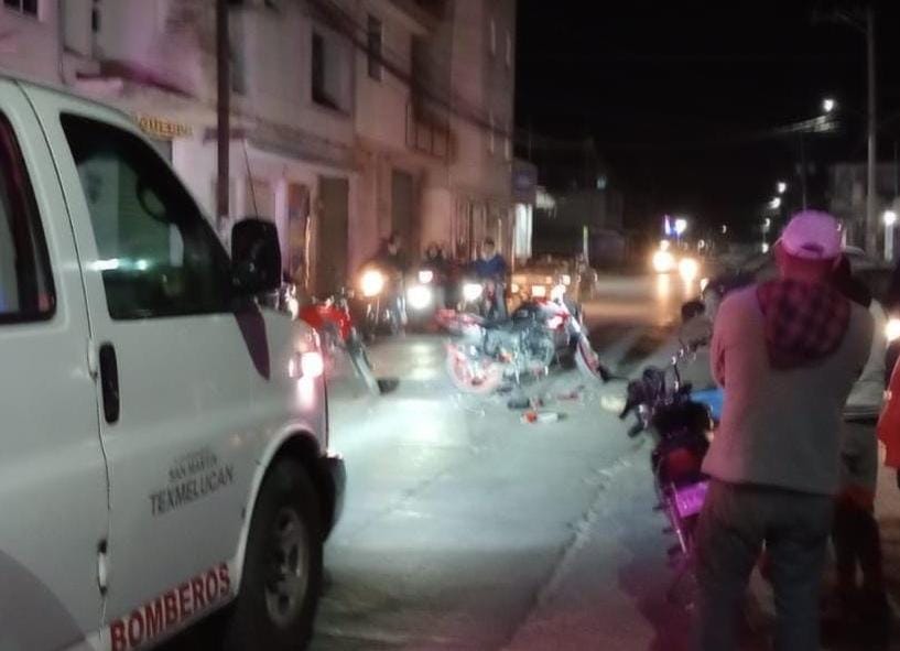 Choque de frente entre motos causa la muerte de un hombre en Texmelucan