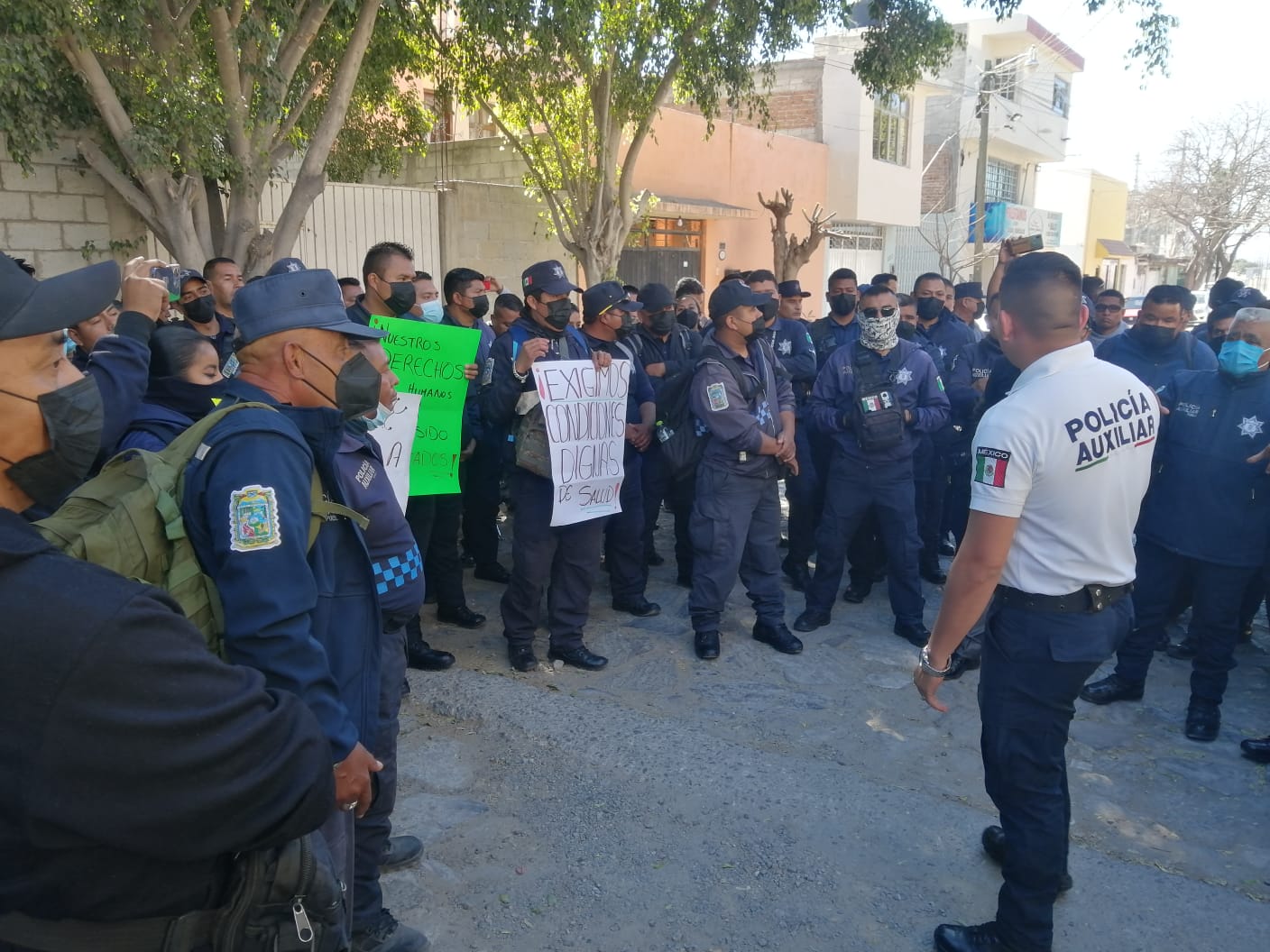 Gobierno del estado, sin respuesta a peticiones: Policías Auxiliares de Tehuacán 