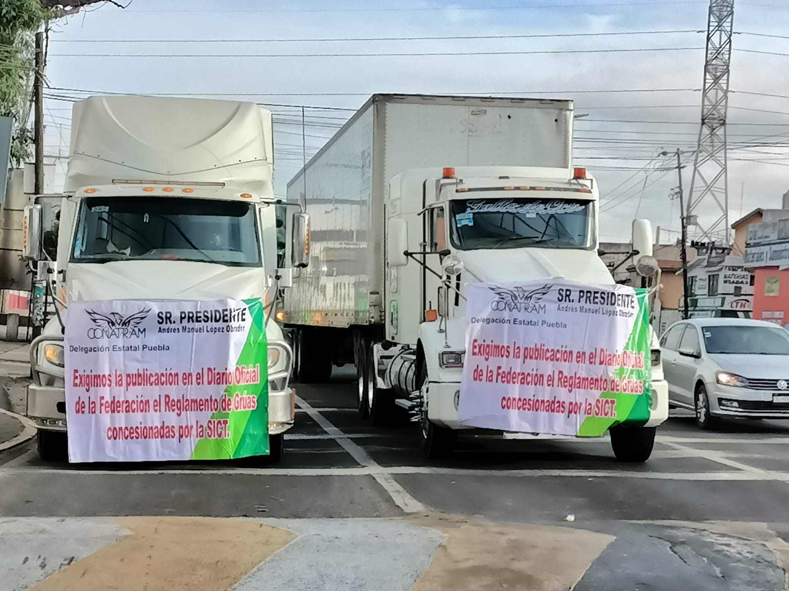 Bloquea CONATRAM la vía corta en San Pablo del Monte