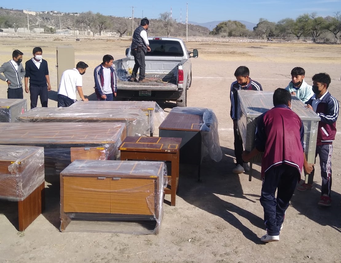 Escuelas de colonia antorchista logran apoyo de Peñafiel Tehuacán