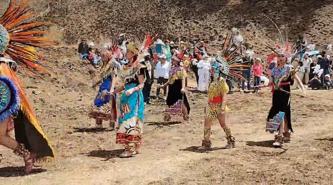 Familias purifican su energía en zonas arqueológicas de Texmelucan y Tlalancaleca