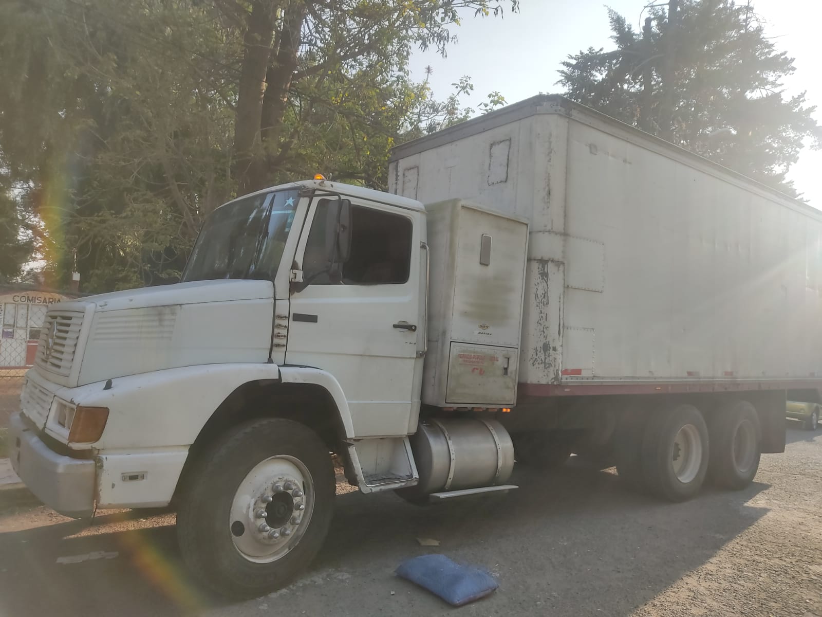 Abandonan otro camión robado en calles de Texmelucan