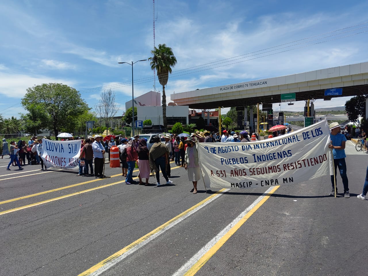 Mascip bloquea súper carretera Cuacnopalan-Oaxaca y Federal Tehuacán