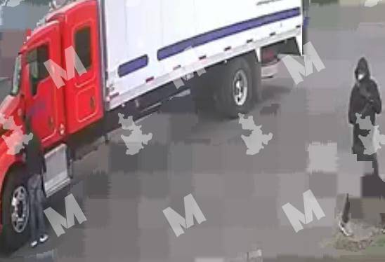 A balazos, en una sola mañana roban cuatro camiones de carga en Texmelucan