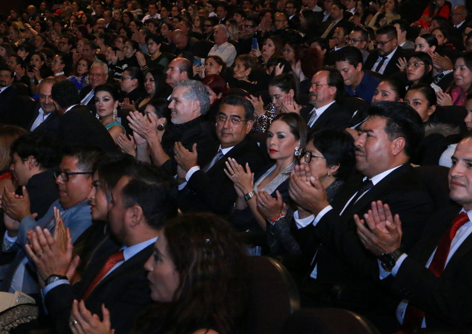 Asiste Sergio Salomón a la premier de la película Héroes