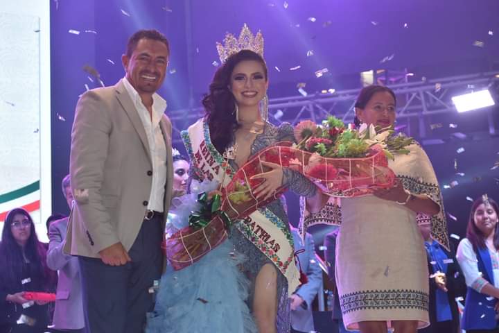 Tlatlauquitepec ya tiene reina y se trata de Asthley Mayelhi