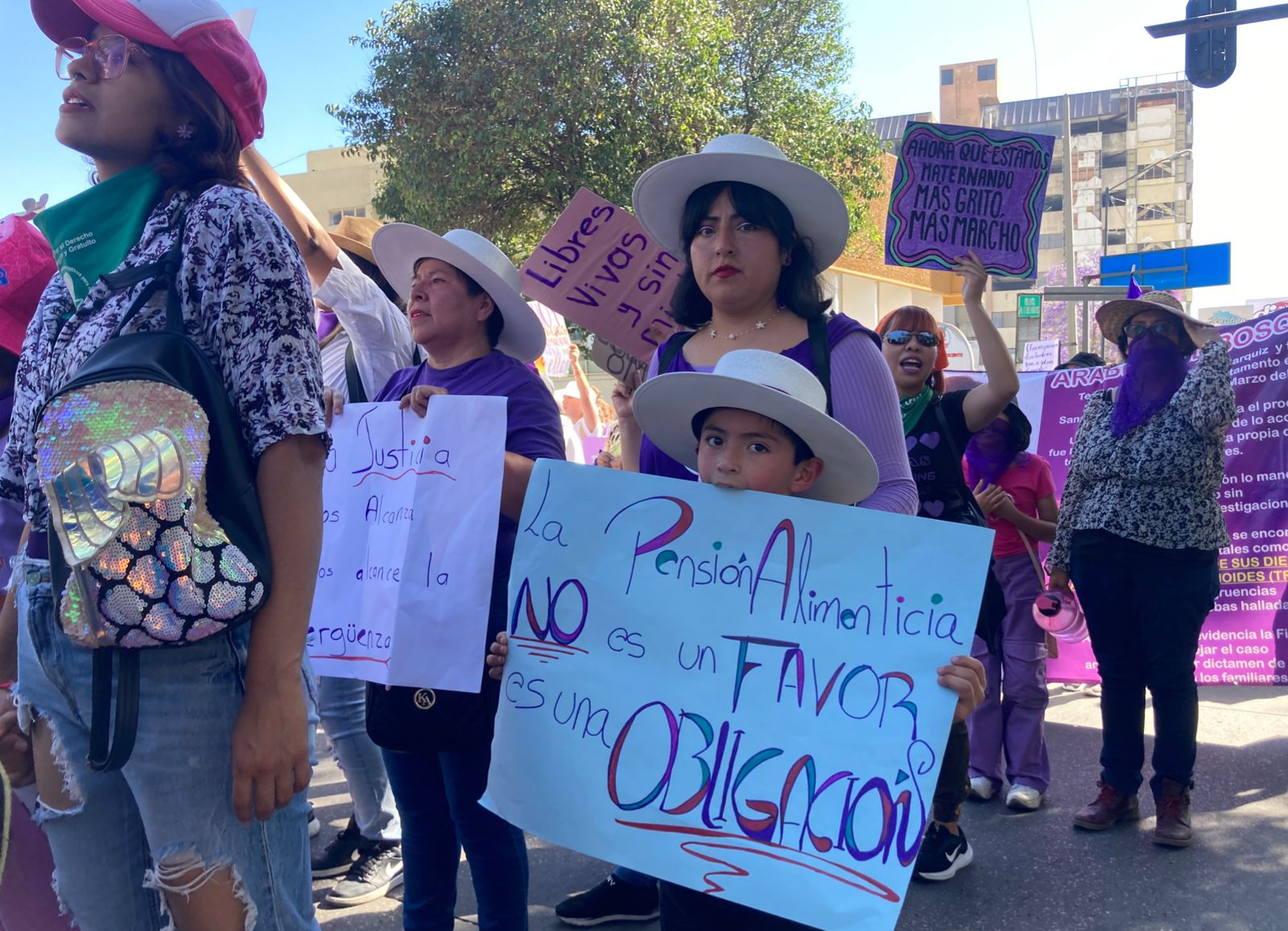 Madres exigen pensiones dignas para sus hijos