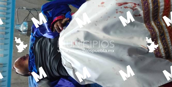 Enfrentamiento entre batallones en carnaval de Nativitas deja 5 heridos