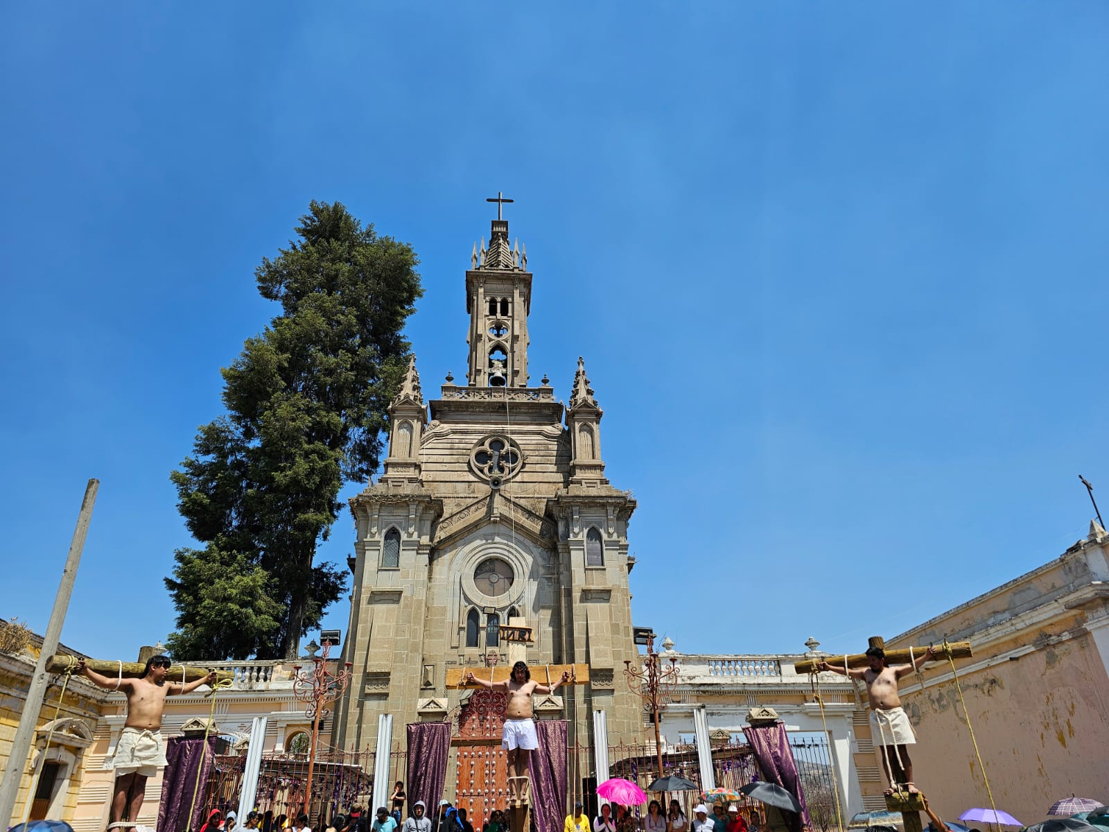 Viacrucis en la Villa del Carmen de Texmelucan se realiza en su edición 45