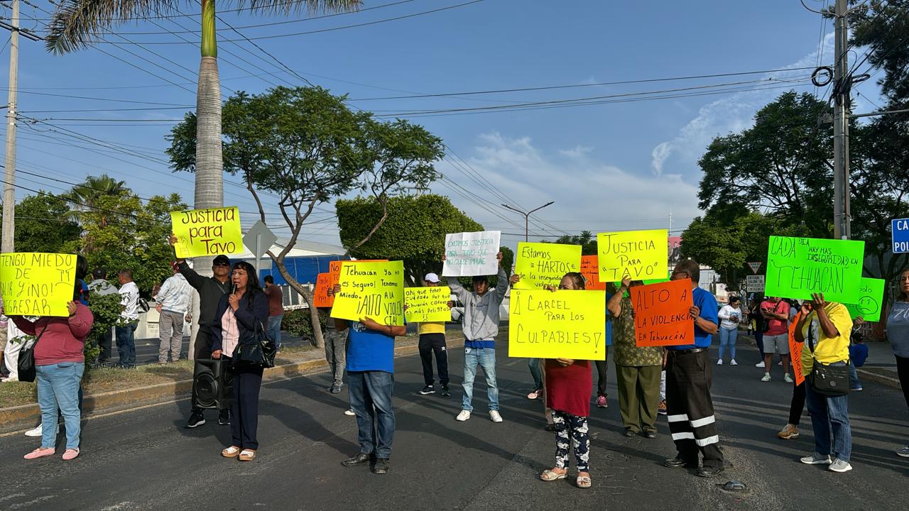 Bloquean vialidad de Tehuacán para exigir justicia para Jorge Octavio