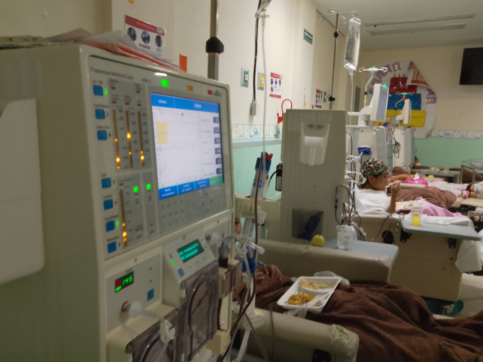 Reactivan servicio de hemodiálisis a pacientes renales en hospitales de Puebla  