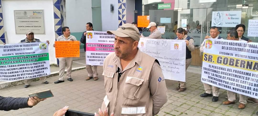 Trabajadores de Vectores se manifiestan en Teziutlán: les adeudan pagos