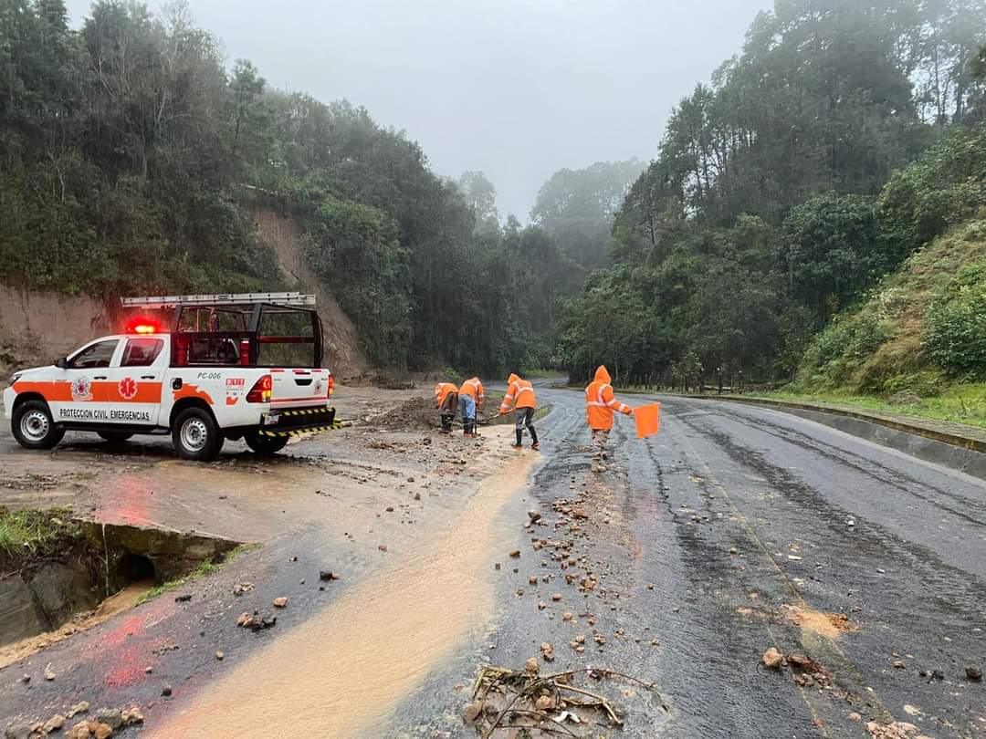 Tlatlauquitepec y Teziutlán registran afectaciones menores en carreteras por lluvias