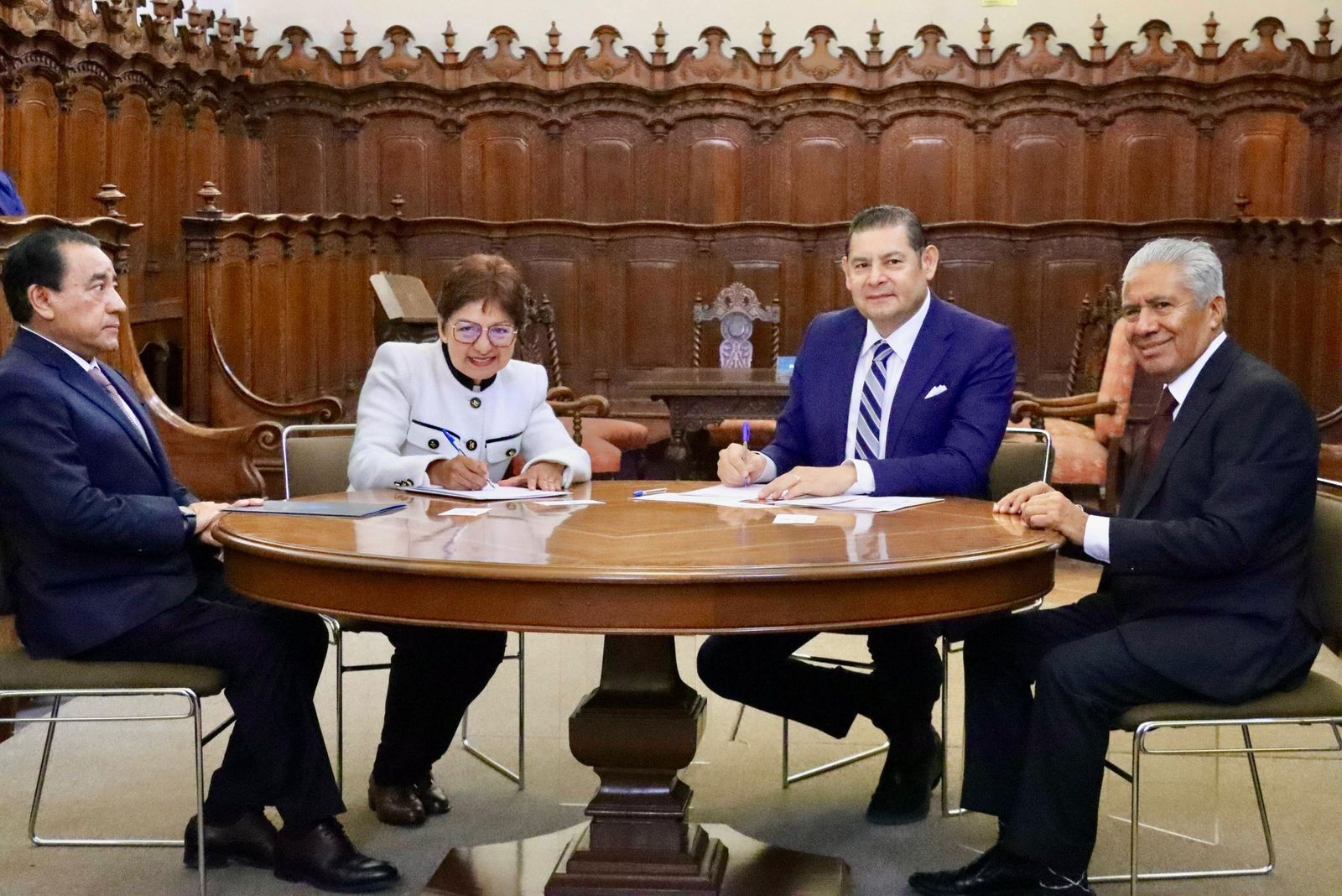 Armenta y Cedillo firman Convenio Marco del Plan Estatal de Desarrollo 