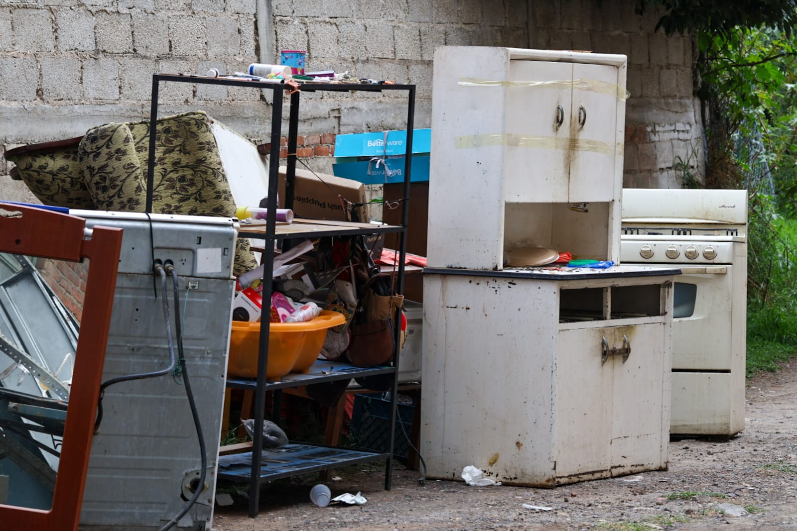 Mujer de 85 años es desalojada por sus hijas 