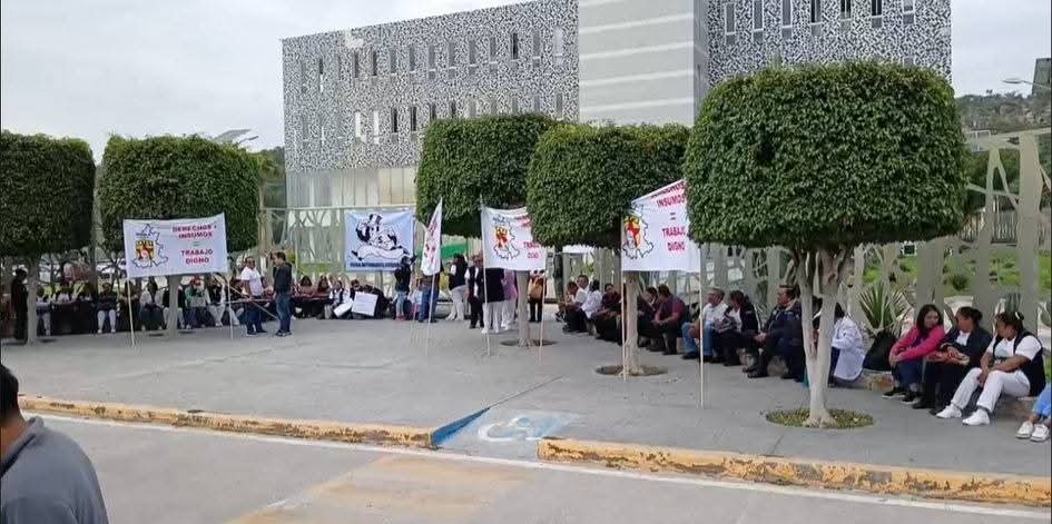 Personal de Salud se manifiesta en Tehuacán; exigen mejores condiciones laborales