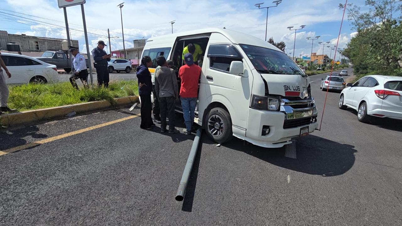 Accidente del transporte público deja cinco heridos en la Vía Corta a Santa Ana