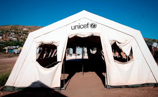 Puebla recibe 50 carpas de Unicef para aulas temporales