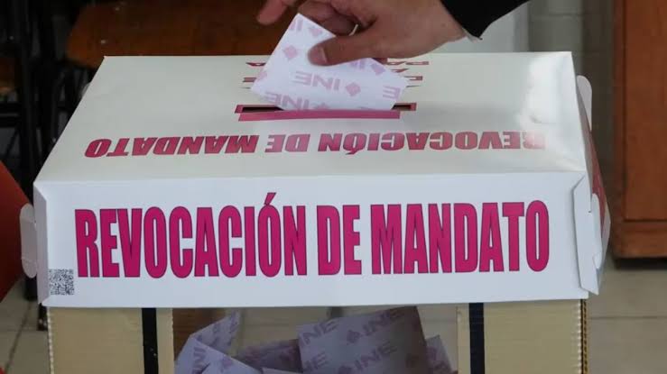Presentan al Congreso Local iniciativa de revocación de mandato en Puebla