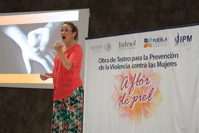 Con obra de teatro promueven en Izúcar respeto a las mujeres