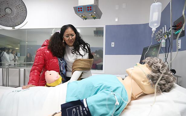 Realiza IMSS curso para el diagnóstico oportuno del cáncer de mama con realidad virtual